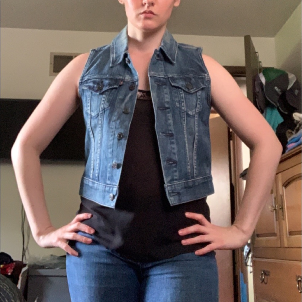 Levi’s Denim Vest Dark Wash